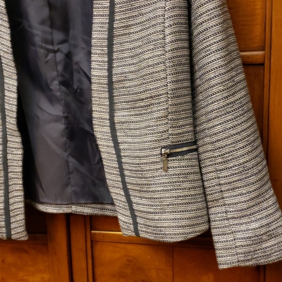 H & M Gray and Silver Cardigan  Size 8 - Picture 4 of 8